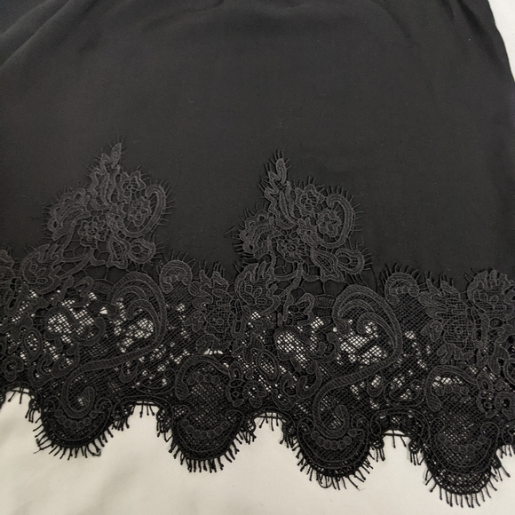 NWT ~ PAPARAZZI BY BIZ Off-the-shoulder Lace Top - Picture 5 of 10